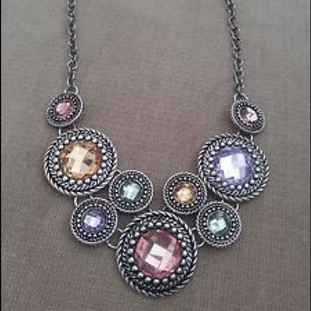 Premier Designs Chiffon Necklace